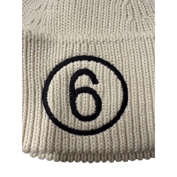 Maison Margiela MM6 Ribbed Knit Beanie With Embroidered "6" Logo In Cream - Picture 5 of 11